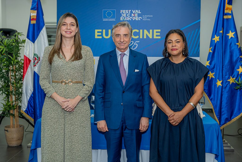 Marianna Vargas Gurilieva, Embajador Raúl Fuentes Milani, Desiree Reyes